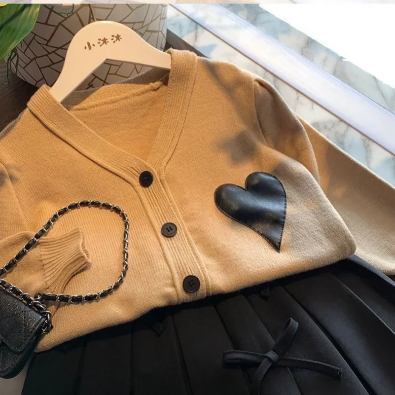 2023 春秋女の子ジャンパー愛カーキ幼児男の子トップスセー - Baby Clothing Jumper のレビューと価格